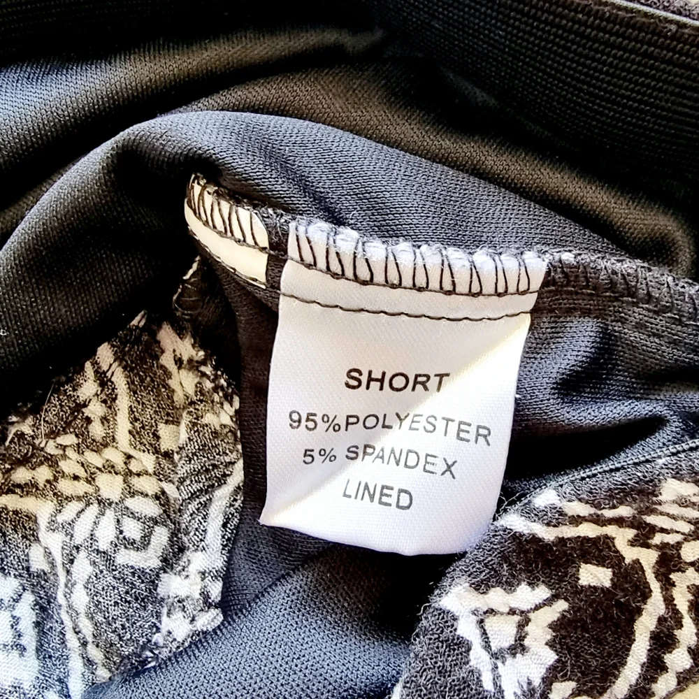 Black + white Y2k low sitting summer beach shorts with frill edges fits AU 4-10 - Picture 7 of 7
